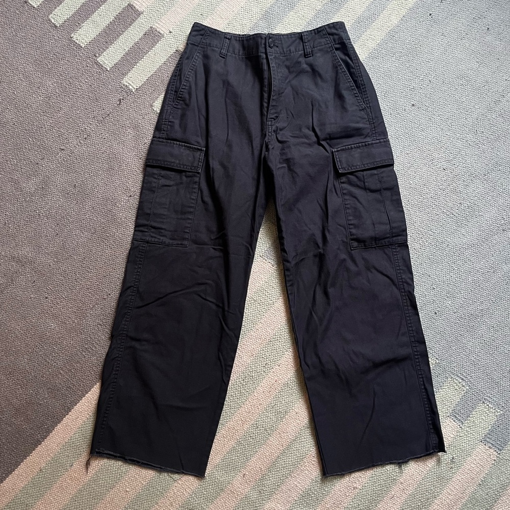 Uniqlo Navy Cargo Pants Raw Hem Women’s XS